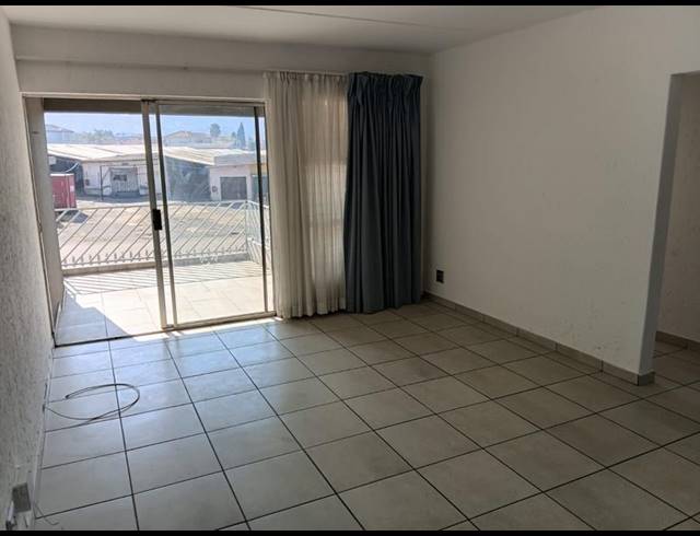 2 BEDROOM TOWNHOUSE FOR SALE IN MULBARTON